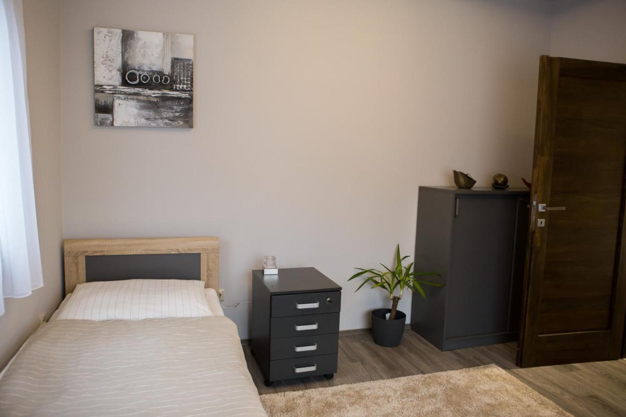 Kikelet Apartman Apartment Szombathely Exterior foto